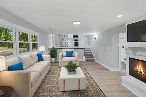 28W555 Leverenz Road Naperville IL 60564