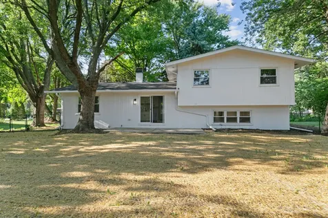 28W555 Leverenz Road Naperville IL 60564