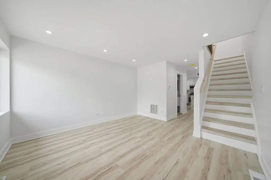 1034 West 87th Street Chicago IL 60620