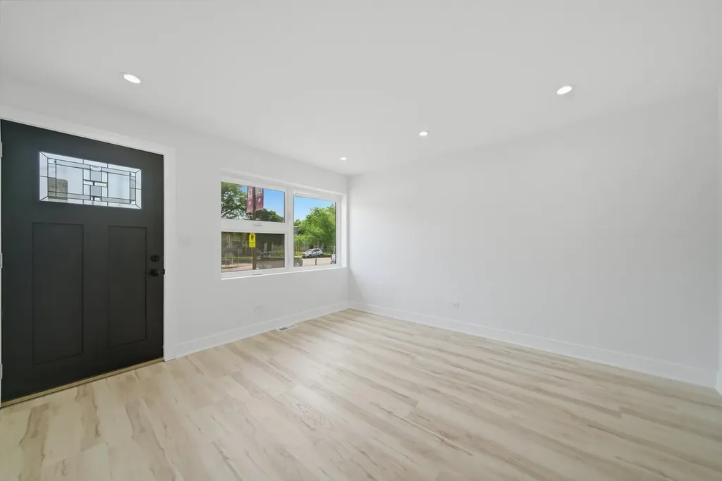 1034 West 87th Street Chicago IL 60620