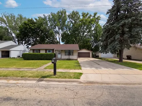 400 Phyllis Avenue Rochelle IL 61068
