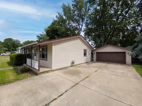400 Phyllis Avenue Rochelle IL 61068