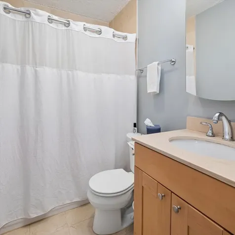 450 West Briar Place Chicago IL 60657