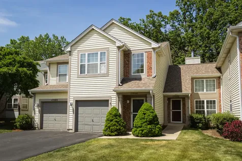 17080 West Cunningham Court Libertyville IL 60048