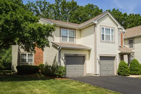 17080 West Cunningham Court Libertyville IL 60048
