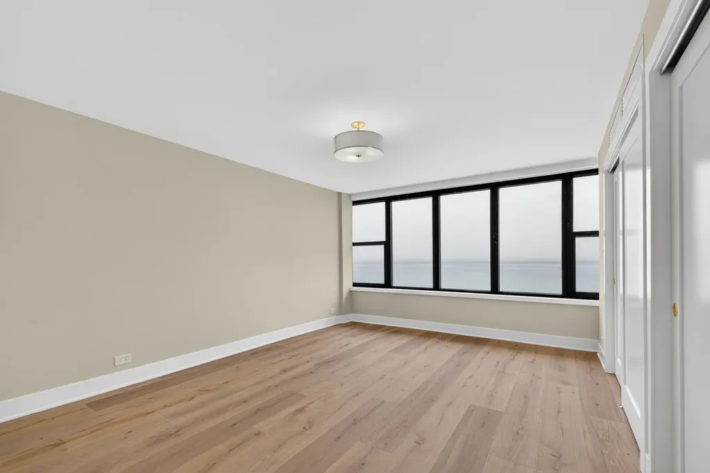 5801 North Sheridan Road Chicago IL 60660