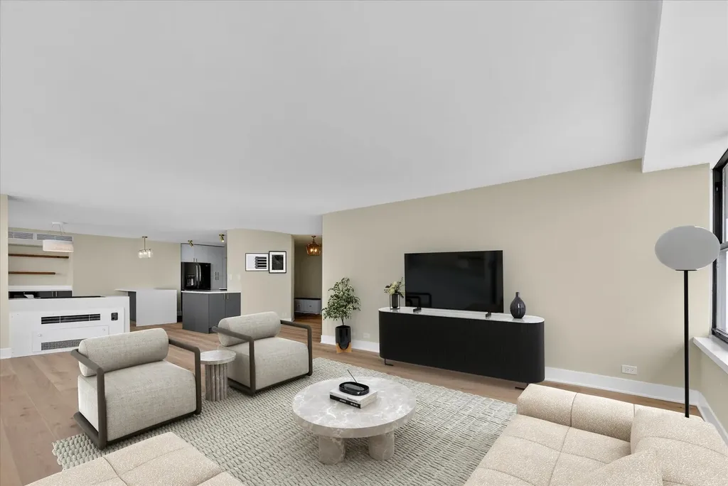 5801 North Sheridan Road Chicago IL 60660