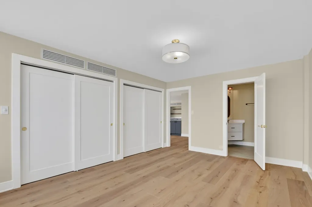 5801 North Sheridan Road Chicago IL 60660