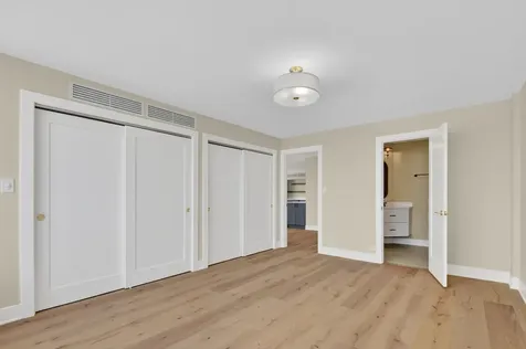 5801 North Sheridan Road Chicago IL 60660