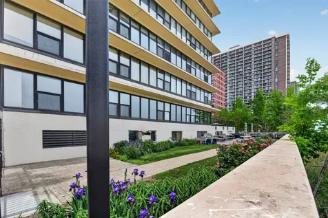 5801 North Sheridan Road Chicago IL 60660