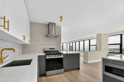 5801 North Sheridan Road Chicago IL 60660