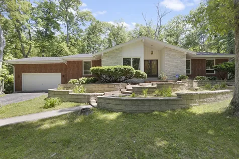 822 Lakewood Rockford IL 61102