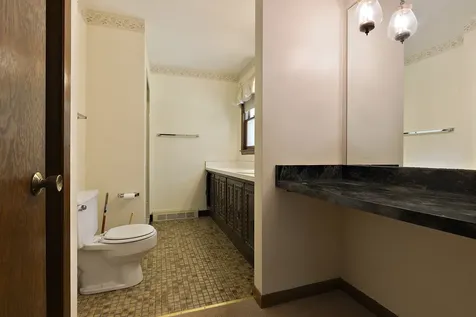 822 Lakewood Rockford IL 61102