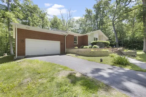 822 Lakewood Rockford IL 61102