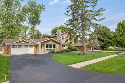 606 Country Club Drive Itasca IL 60143