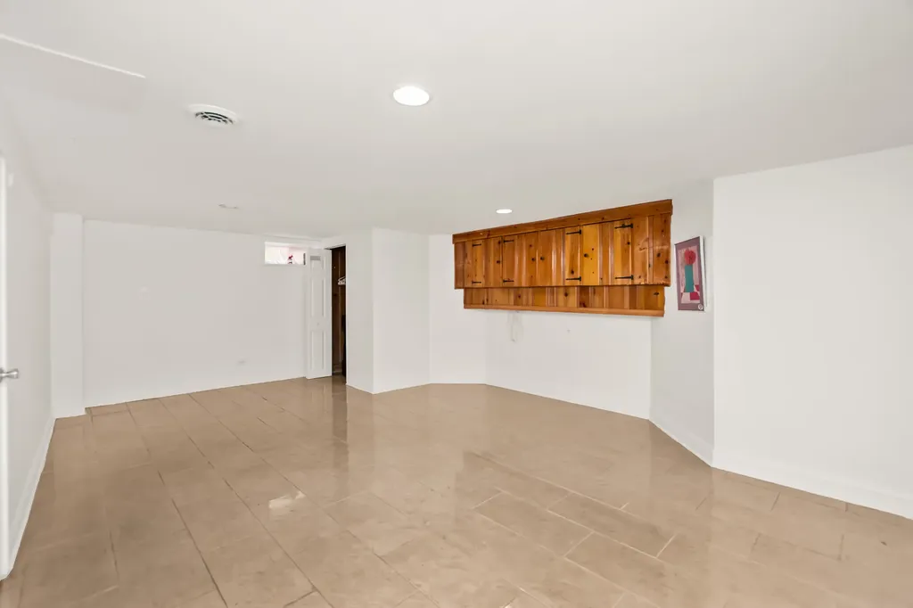 5115 Jarlath Avenue Skokie IL 60077
