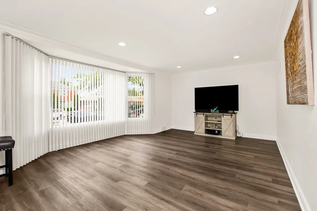 5115 Jarlath Avenue Skokie IL 60077