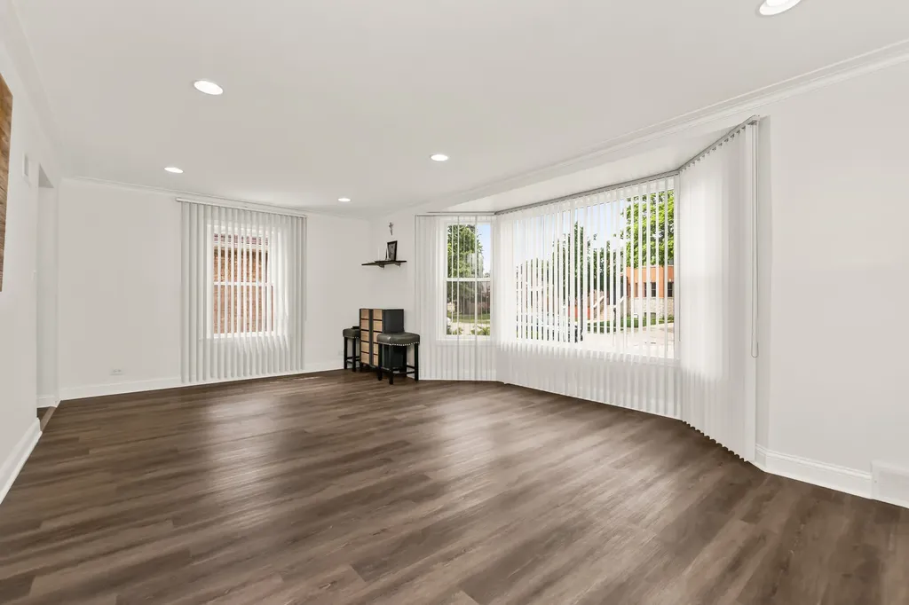 5115 Jarlath Avenue Skokie IL 60077