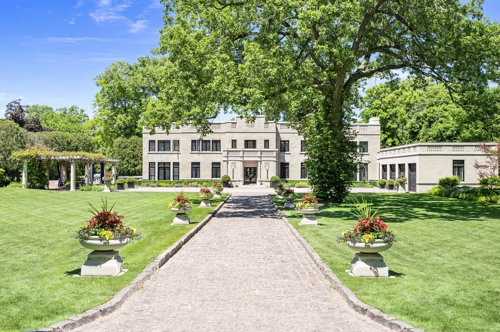 919 Hill Road Winnetka IL 60093