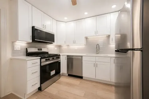 39 King Arthur Court Northlake IL 60164