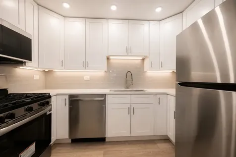39 King Arthur Court Northlake IL 60164