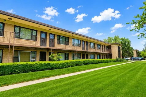 39 King Arthur Court Northlake IL 60164