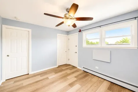 39 King Arthur Court Northlake IL 60164
