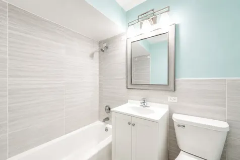 39 King Arthur Court Northlake IL 60164