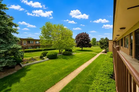 39 King Arthur Court Northlake IL 60164