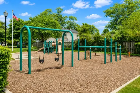 39 King Arthur Court Northlake IL 60164