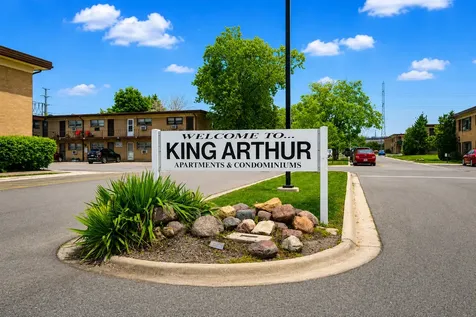 39 King Arthur Court Northlake IL 60164
