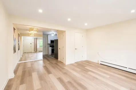39 King Arthur Court Northlake IL 60164