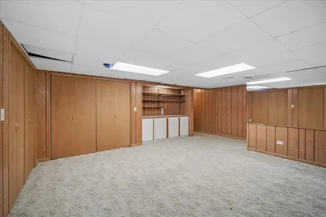 137 Avon Road Northbrook IL 60062