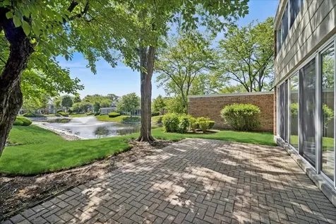137 Avon Road Northbrook IL 60062