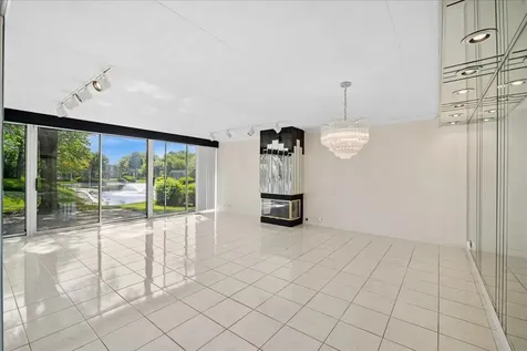 137 Avon Road Northbrook IL 60062