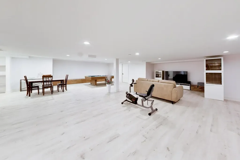 35 Windsor Drive Oak Brook IL 60523
