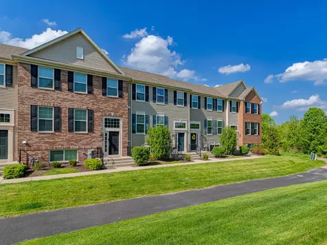 1609 Deer Pointe Drive South Elgin IL 60177