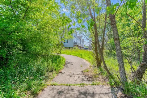 1609 Deer Pointe Drive South Elgin IL 60177