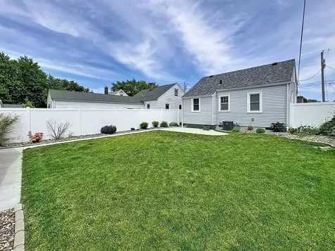 1841 32ND Street Moline IL 61265