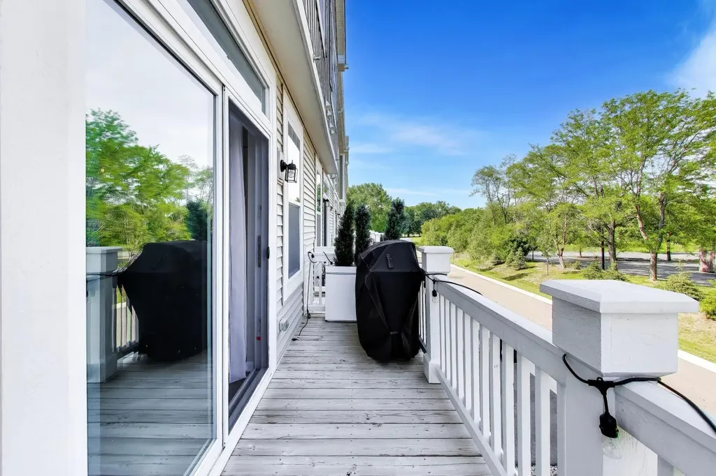 3S400 Wheeler Circle Warrenville IL 60563