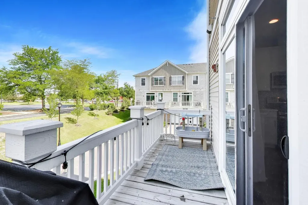 3S400 Wheeler Circle Warrenville IL 60563