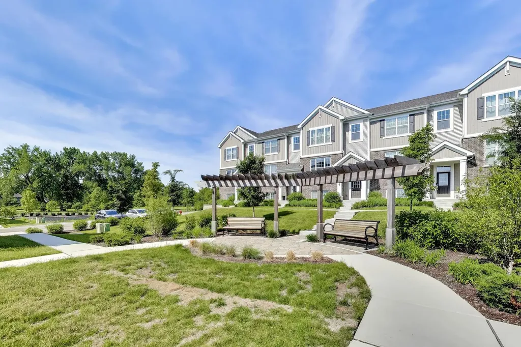 3S400 Wheeler Circle Warrenville IL 60563