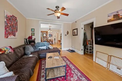 3614 North Hoyne Avenue Chicago IL 60618