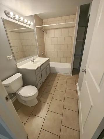 6030 South Eberhart Avenue Chicago IL 60637