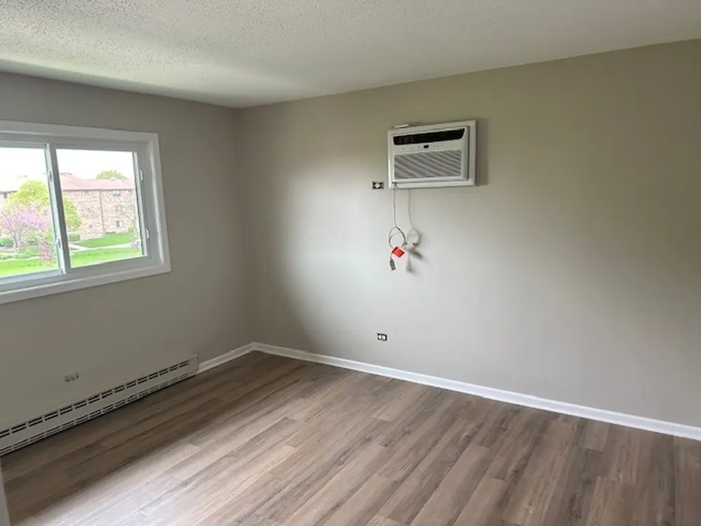 124 Klein Creek Court Carol Stream IL 60188