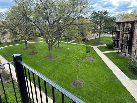 124 Klein Creek Court Carol Stream IL 60188