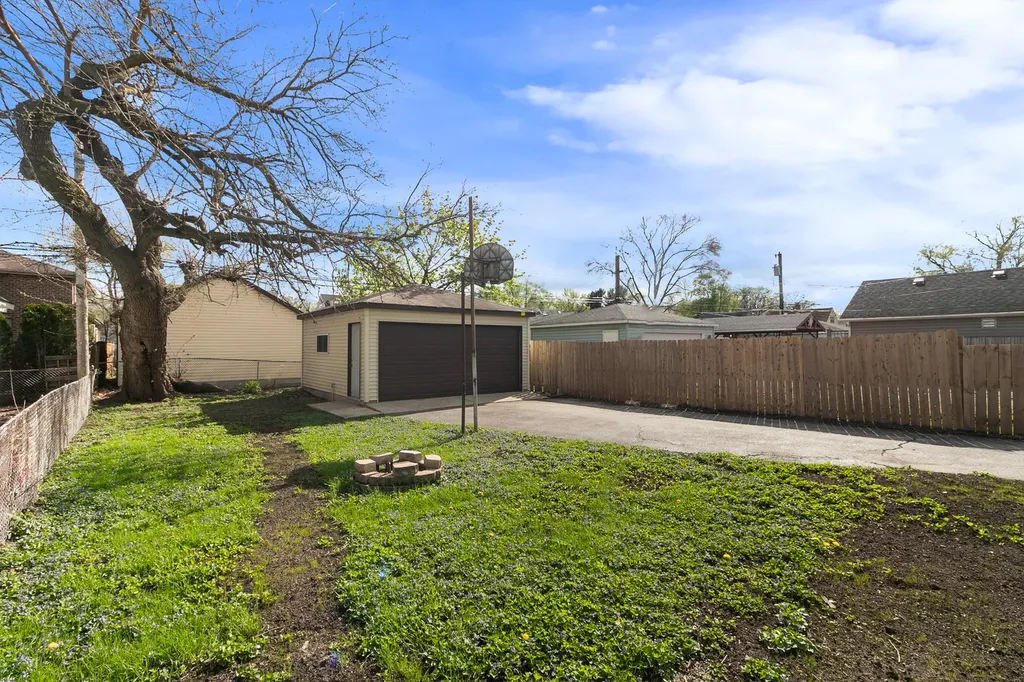 3535 West 116th Place Chicago IL 60655