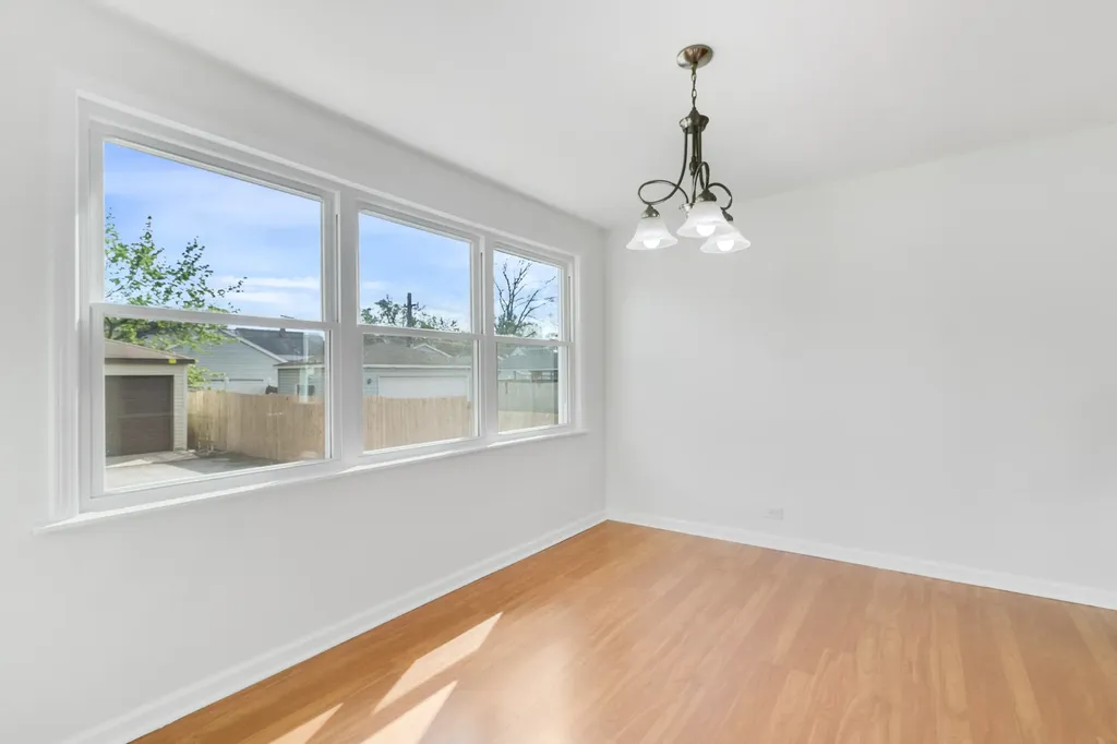 3535 West 116th Place Chicago IL 60655