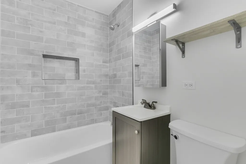 3535 West 116th Place Chicago IL 60655