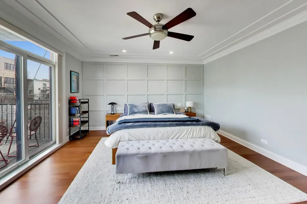 844 West Roscoe Street Chicago IL 60657